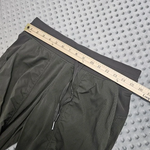 Lululemon Joggers Womens 8 Olive Green Dance Studio Mid Rise 28" - Picture 3 of 8